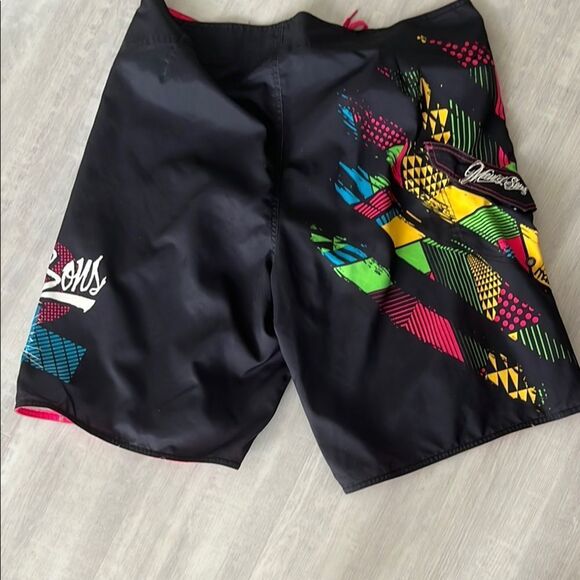 Maui and Sons Black Swim Shorts - Picture 6 of 10